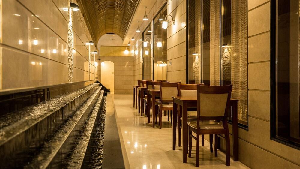 Jiwar Almasi Hotel Джедда Экстерьер фото